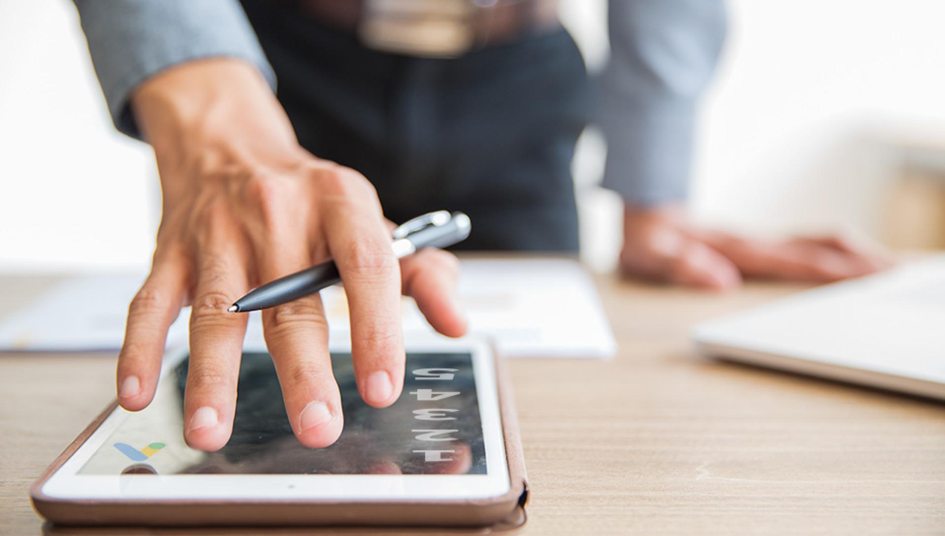 A magnifying glass auditing a Shopify product feed for Google Ads optimization and Merchant Center health.